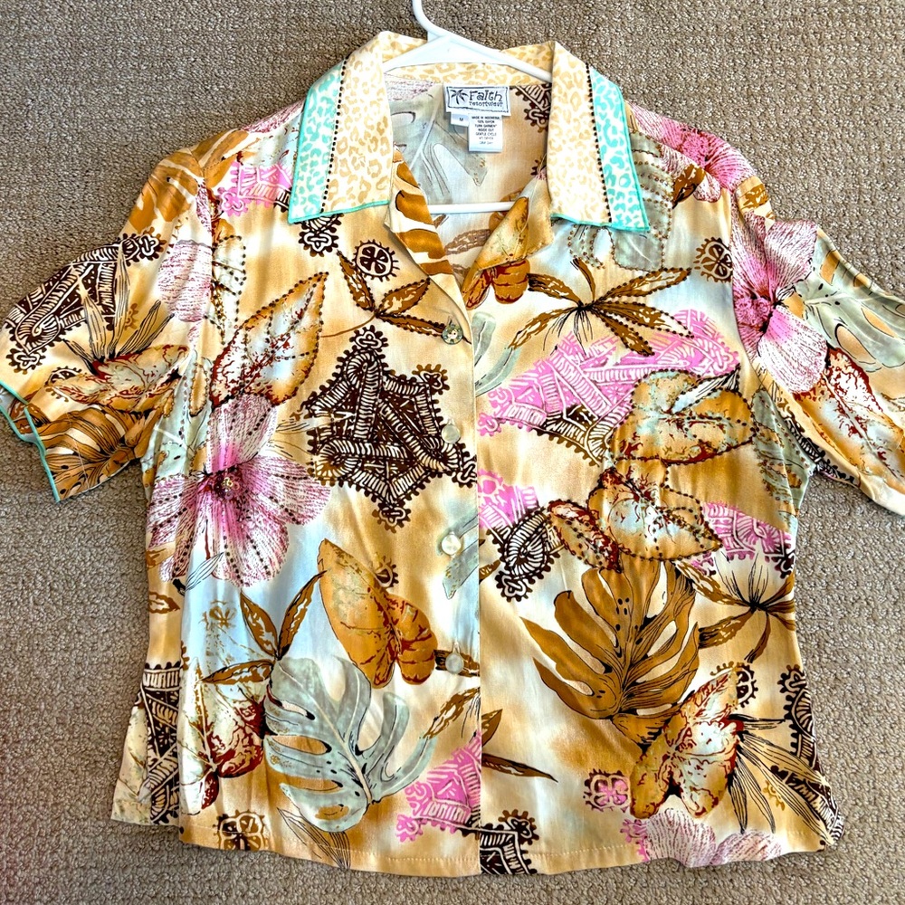 Vintage Hawaiian looking crop top 🏖️ never worn with sequins
